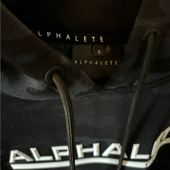 COPY - Alphalete cropped pullover hoodie - Picture 4 of 5